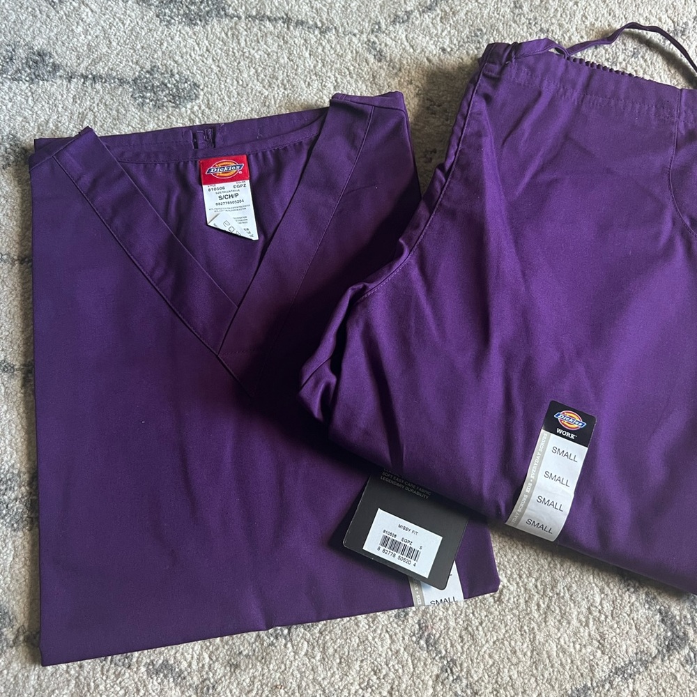 Dickies missy fit scrub set plum SMALL